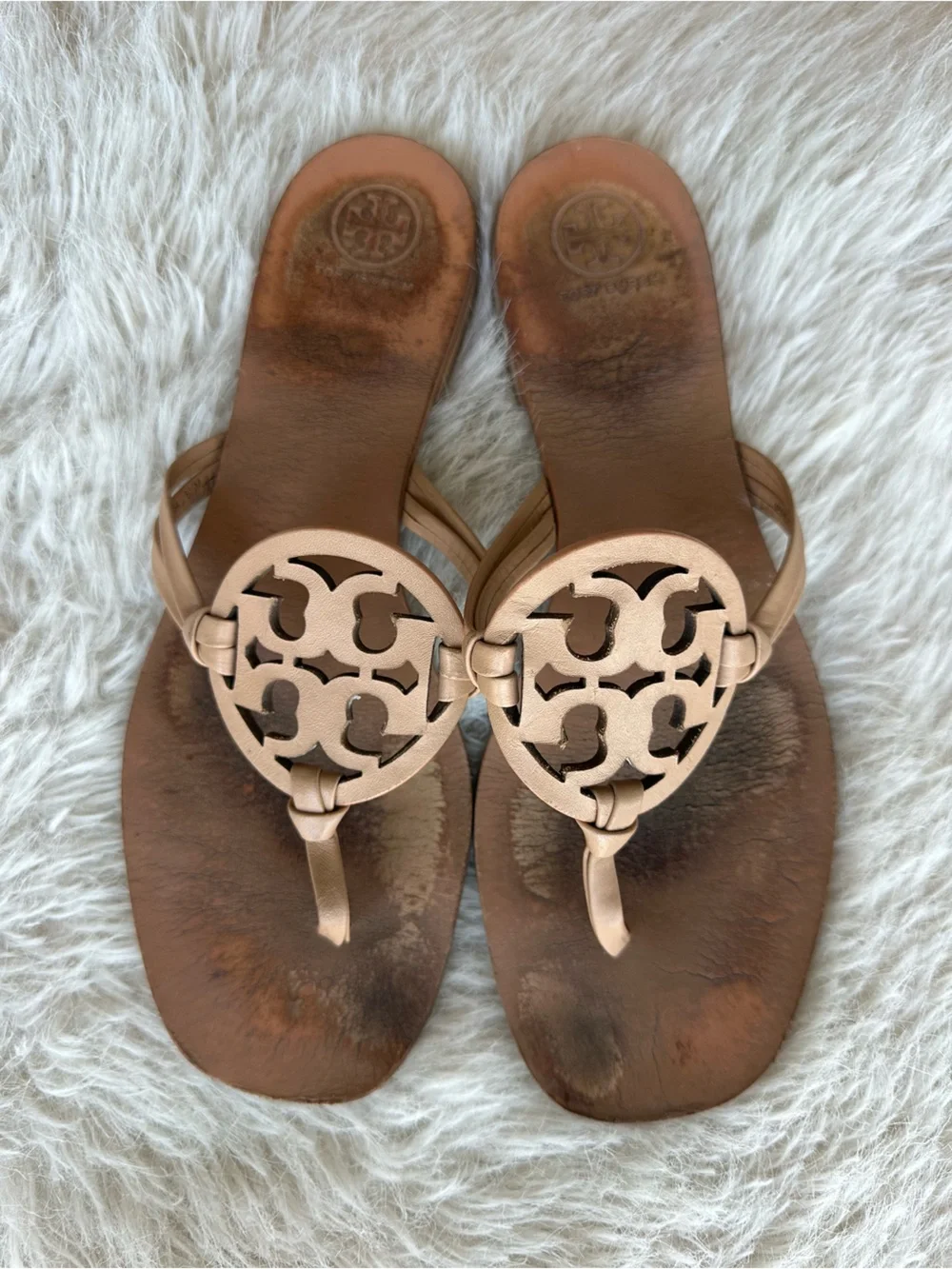 Tory Burch miller Tan Leather Logo Thong Sandals with Cutout Medallion Nude 8.5 - Picture 2 of 14